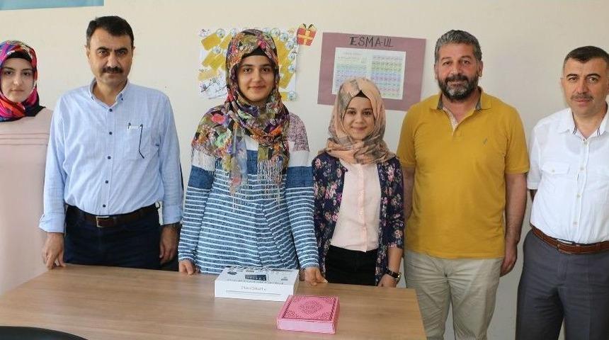 B&uuml;y&uuml;kşehir Başarılı Kursiyeri &Ouml;d&uuml;llendirdi