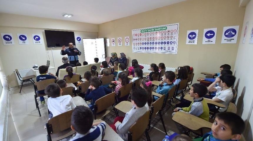 Belediye Başkanı Tahsin Babaş&rsquo;a Ak Parti&rsquo;den &Ouml;d&uuml;l