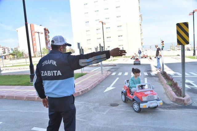 Belediye Başkanı Tahsin Babaş’a Ak Parti’den Ödül