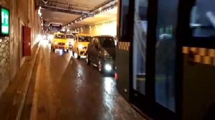 Taksim T&uuml;nelini Su Bastı