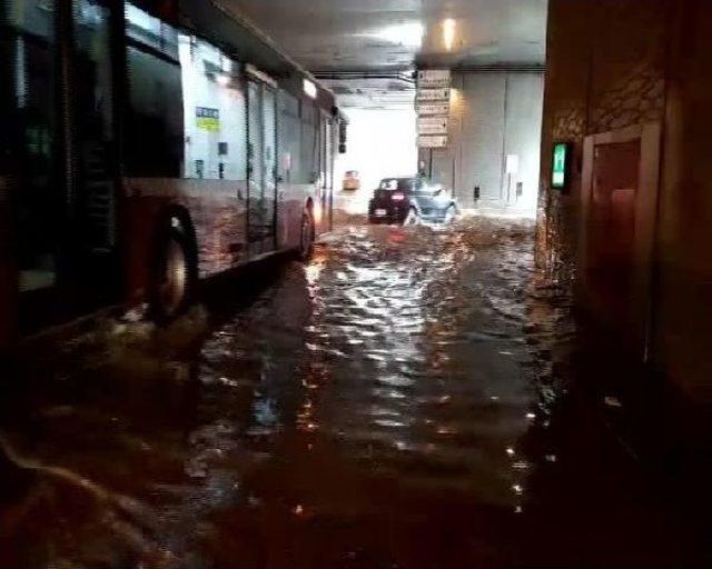 Taksim Tünelini Su Bastı