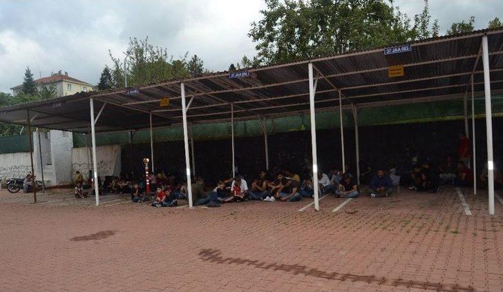 Deniz Yoluyla Romanya’ya Gitmek İsteyen 250 Kaçak Göçmen Yakalandı G5