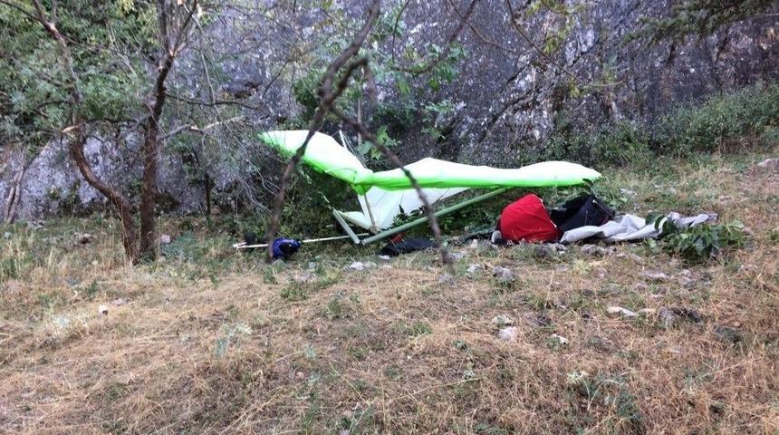 Eskişehir&rsquo;de Yelkenkanat D&uuml;şt&uuml;: 1 Ağır Yaralı