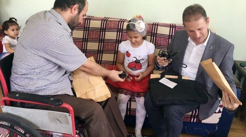 Bakan Arslan, G&ouml;rme Engelli K&uuml;&ccedil;&uuml;k Berfin&rsquo;i Bayram &Ouml;ncesi Mutlu Etti