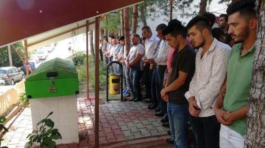 Asans&ouml;r Boşluğuna D&uuml;şerek &Ouml;len &Uuml;niversiteli Toprağa Verildi