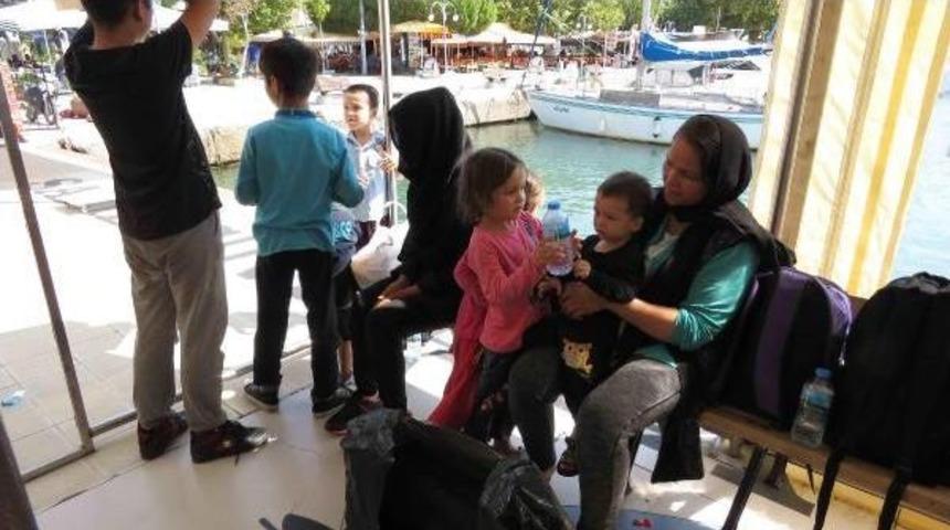 Ayvacık'ta 2 Ayrı Bottaki 80 Ka&ccedil;ak Yakalandı