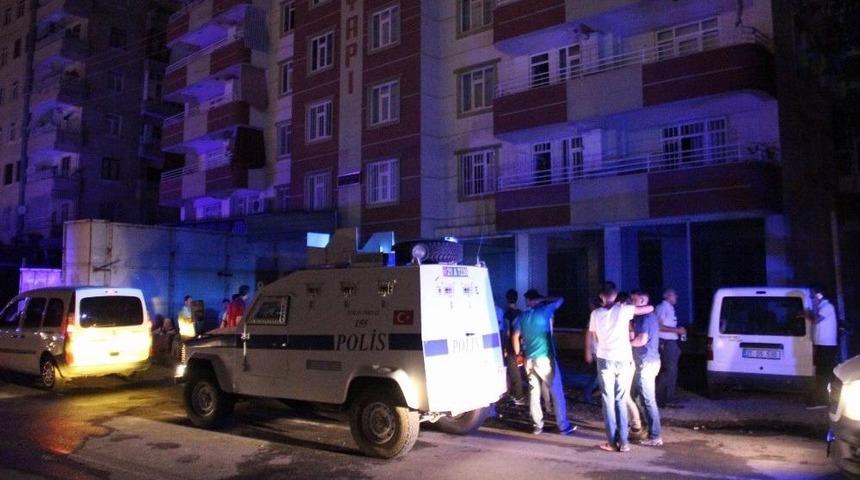 Yangına Giden İtfaiye Erlerine Saldırı: 5 Yaralı