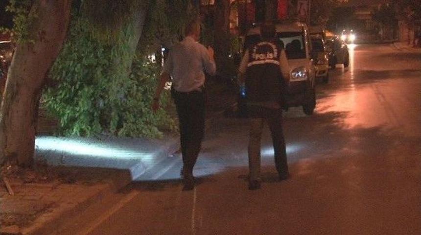 İzmir&rsquo;de Silahlı Kavga: 1&rsquo;i Ağır 2 Yaralı