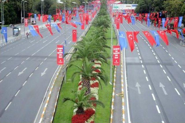 Vatan  Cadesi Ve Çıkan Yollar Trafiğe Kapatıldı