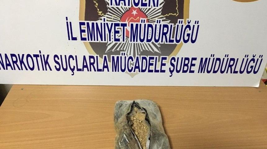 Tedirgin Davranışları Zehir Tacirlerini Ele Verdi