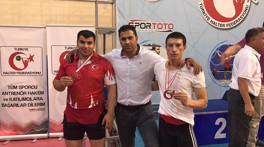 Ağrılı Halterci Arif Ko&ccedil; T&uuml;rkiye Şampiyonu Oldu