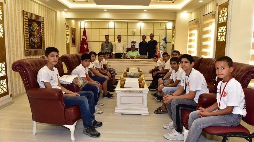 Şampiyonlardan Başkan Atilla&rsquo;ya Ziyaret