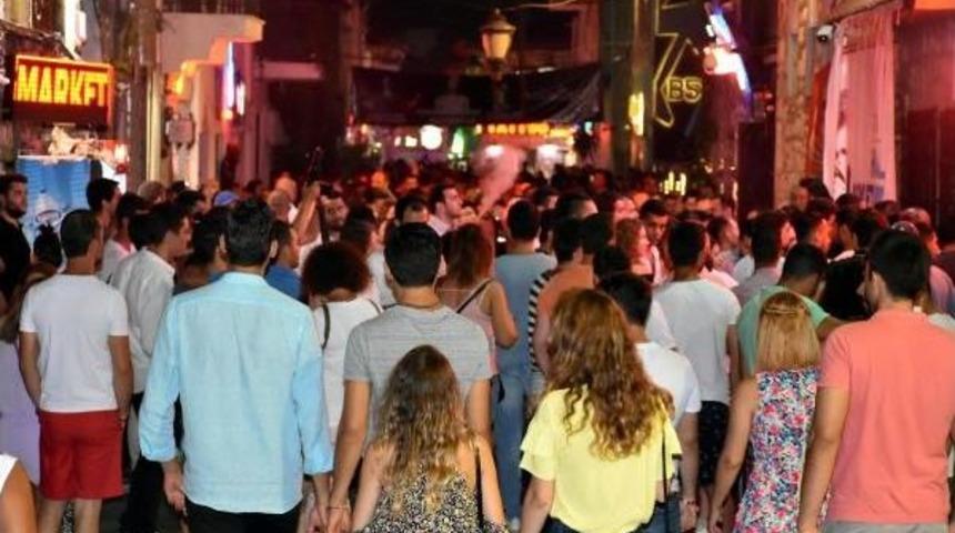 Marmaris Gece G&uuml;nd&uuml;z Cıvıl Cıvıl