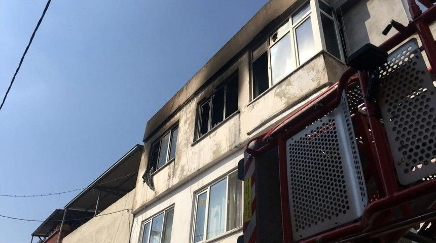 (&ouml;zel Haber) Bursa&rsquo;da Hırsızlar &Ouml;nce Evi Soydu Sonra Ateşe Verdi