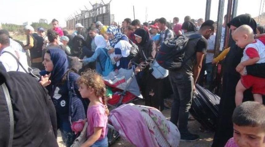 T&uuml;rkiye'den Suriye'ye Bayram &Ouml;ncesi Ge&ccedil;işte Izdiham