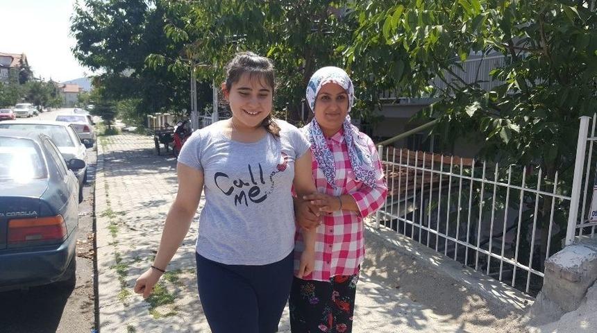 G&ouml;rme Engelli R&uuml;meysa&rsquo;ya Diploması Yetmedi