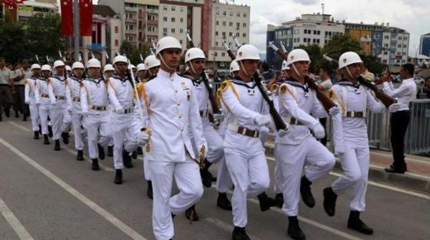 İzmit'te 30 Ağustos Kutlandı