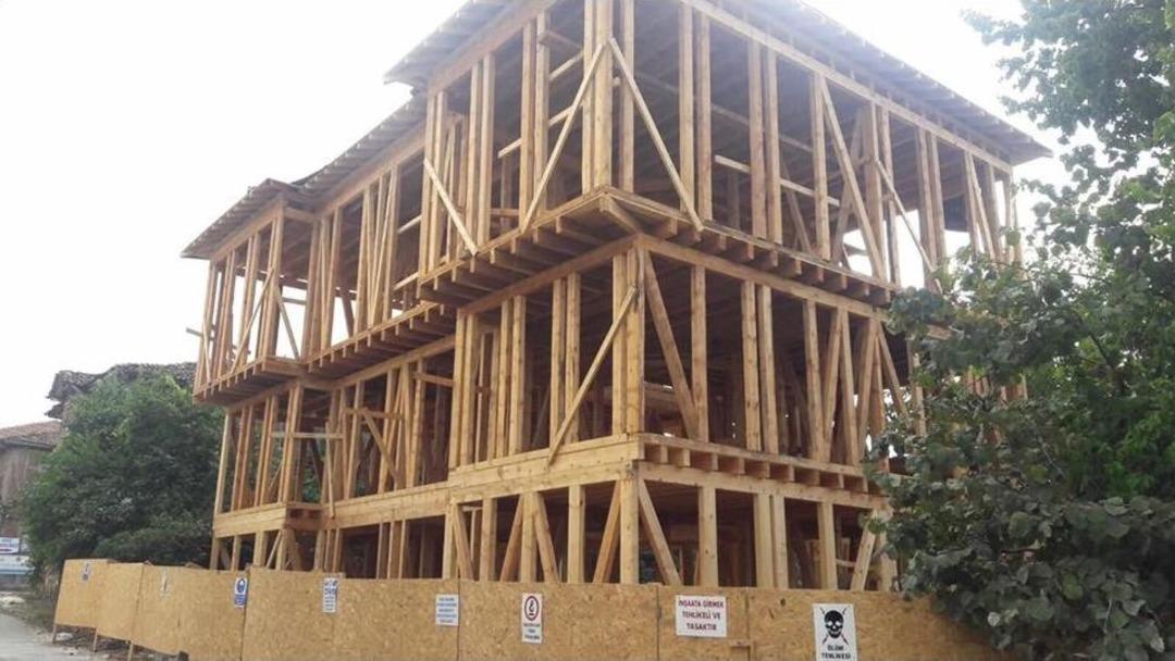 Tarihi Konak Yeniden Y&uuml;kseliyor