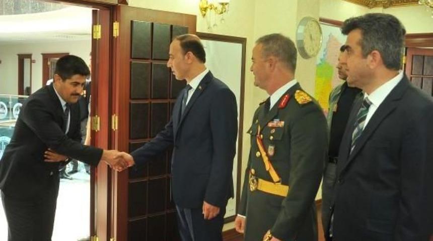 Şanlıurfa'da Zafer Bayramı Kutlandı