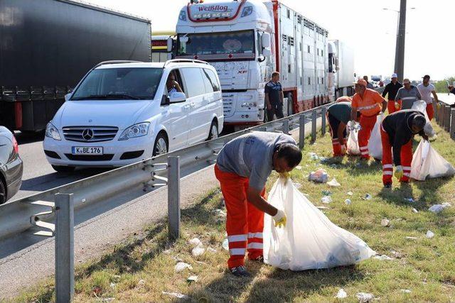 Gurbetçilerin Bıraktığı Çöpleri Edirne Belediyesi Temizledi