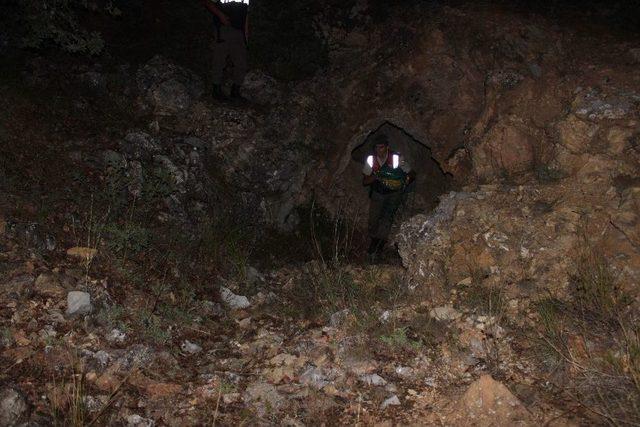 Eski Maden Ocağında Bulunan Dinamit Lokumları İmha Edildi