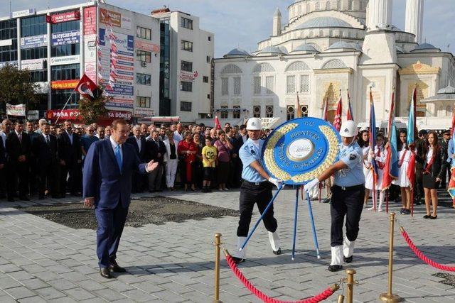 Esenyurt’ta Zafer Bayramı Cumhuriyet Meydanı’nda Kutlandı 1