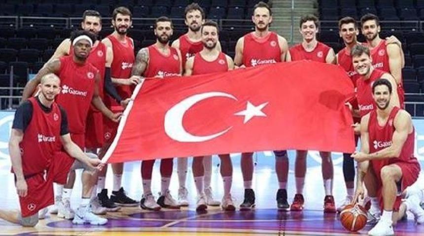 A Milli Basketbol Takımı'nda, Pınar Karşıyaka'da G&ouml;rev Yapmış 8 Isim Yer Alıyor