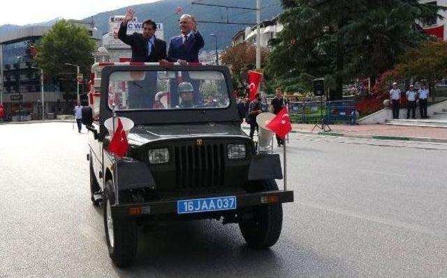 Bursa'da Coşkulu Zafer Bayramı Kutlaması