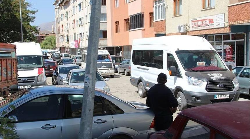 Bayram &Ouml;ncesi Oltu&rsquo;da Trafik Yoğunluğu
