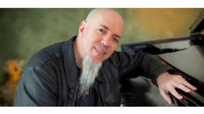 Dream Theatre&rsquo;In Klavyecisi Rudess&rsquo;Tan T&uuml;rk M&uuml;zisyene &Ouml;vg&uuml;