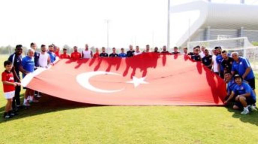 Antalyaspor&rsquo;dan 30 Ağustos Zafer Bayramı İ&ccedil;in Bayraklı Kutlama