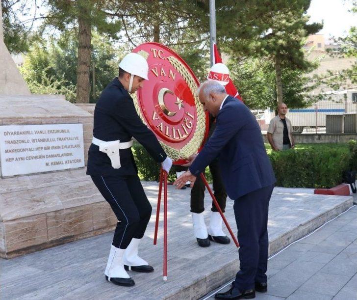 Van Ve İlçelerinde 30 Ağustos Zafer Bayramı Kutlamaları G2