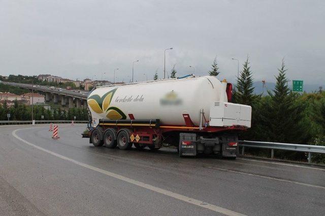 Makaslayan Tanker Bariyere Girdi