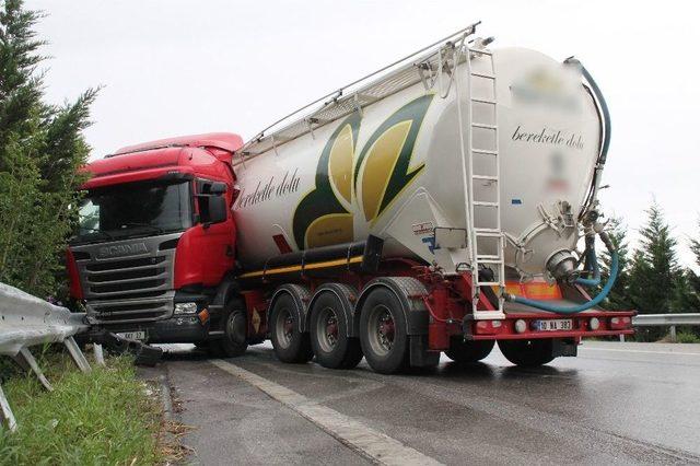 Makaslayan Tanker Bariyere Girdi