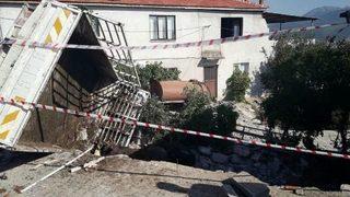 Kamyonetin Devrildiği Kazada Kurbanlık 3 Dana Telef Oldu