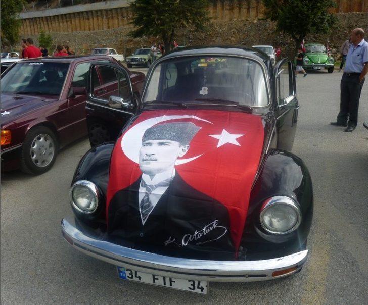 Klasik Otomobiller Zafer Bayramı İçin Yola Çıktı G1