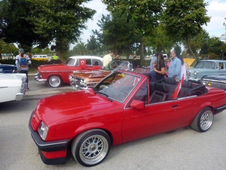 Klasik Otomobiller Zafer Bayramı İçin Yola Çıktı G2