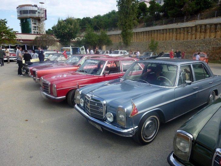 Klasik Otomobiller Zafer Bayramı İçin Yola Çıktı G4