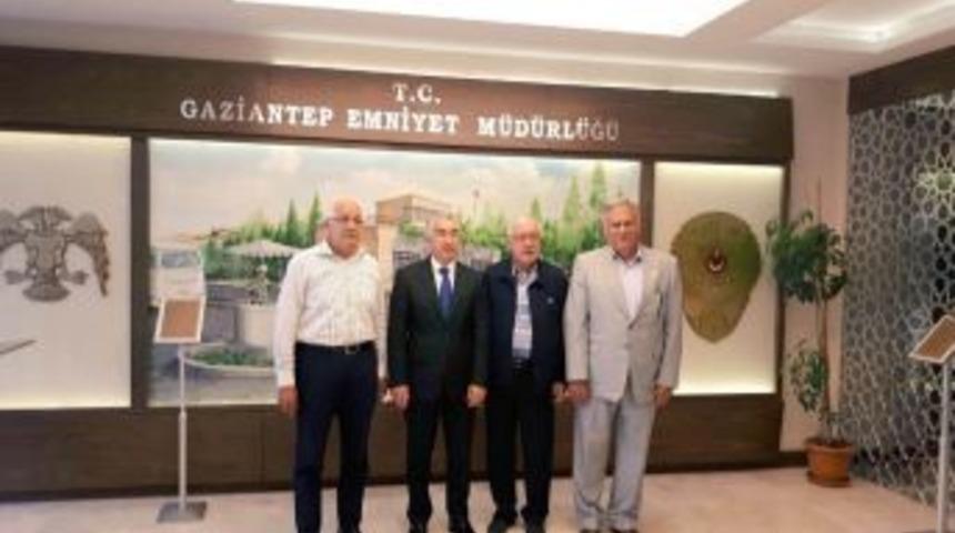 Milletvekillerinden Yeni Emniyet M&uuml;d&uuml;r&uuml;&rsquo;ne Ziyaret