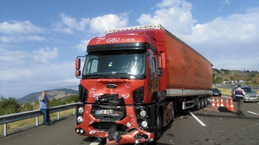 Otobanda Zincirleme Kaza: 1 Ölü, 4 Yaralı