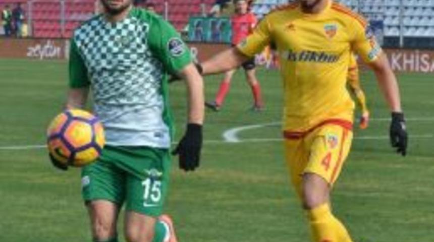 Akhisar Belediyespor, Kırmızı Kart Cezalısı Mustafa Yumlu'nun Yerine Alternatif Arıyor