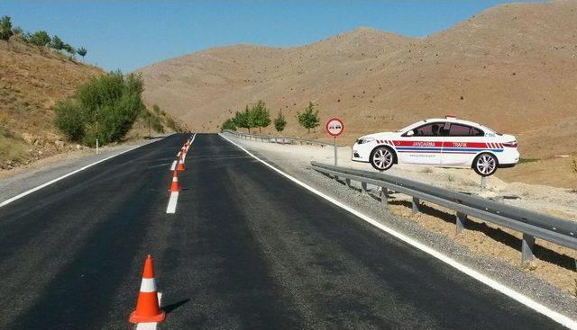 Jandarmadan Maket Araçlı Trafik Tedbiri