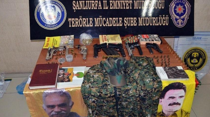 Eylem Hazırlığındaki Ter&ouml;ristler Silah Ve Fet&ouml; Dergileriyle Yakalandı