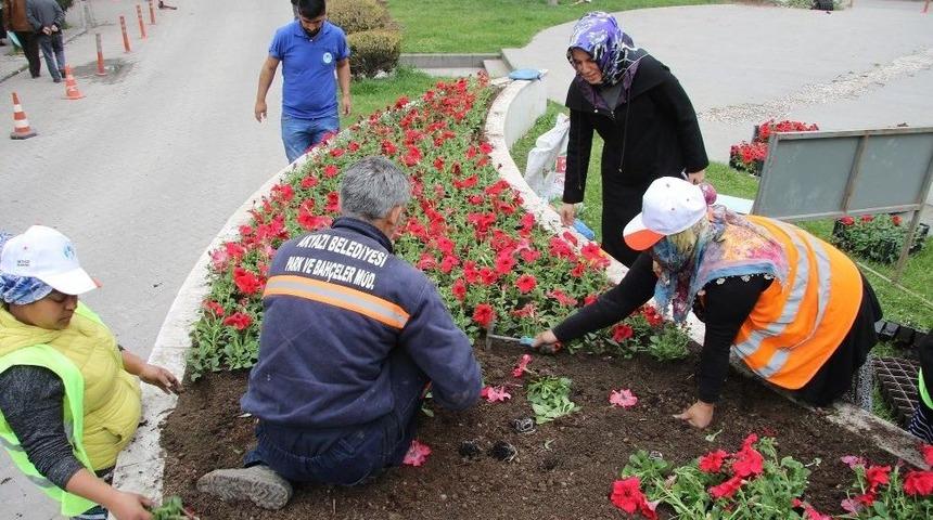 Akyazı Belediyesi Bayramı İ&ccedil;in Hazırlıkları Tamamladı