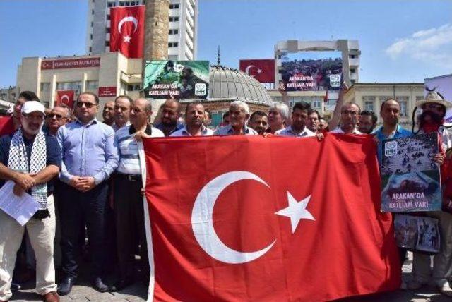 İzmir'de Arakan Tepkisi