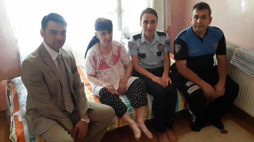 M&uuml;d&uuml;r U&ccedil;an Şehit Ailelerini Yalnız Bırakmadı