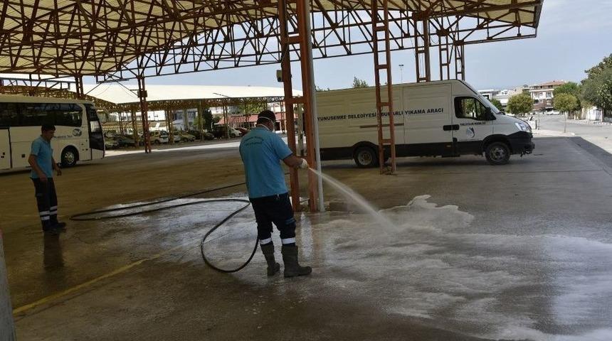 Yunusemre&rsquo;de Bayram Temizliği S&uuml;r&uuml;yor