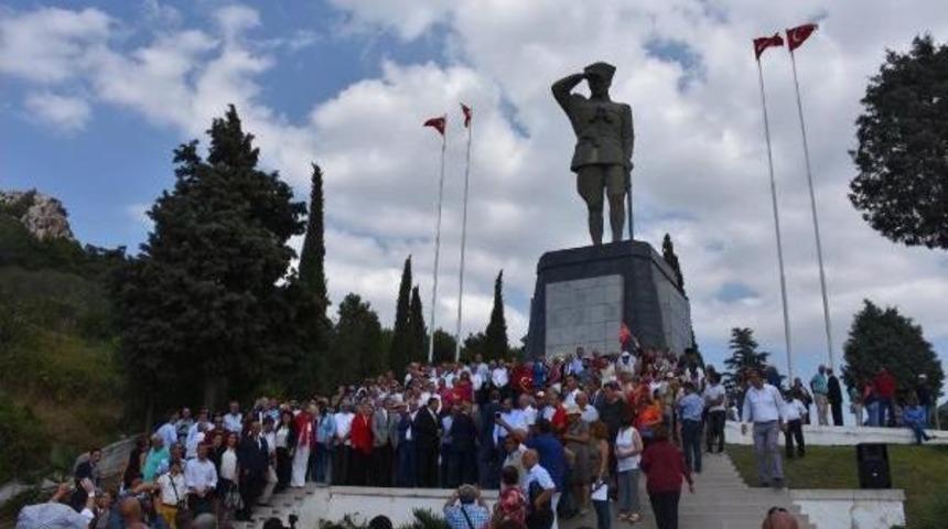 Chp'den Zafer Kutlaması Ve Bayramlaşma