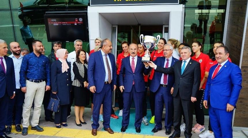 Kastamonu Belediyespor, Rakiplerine Kupayla G&ouml;zdağı Verdi