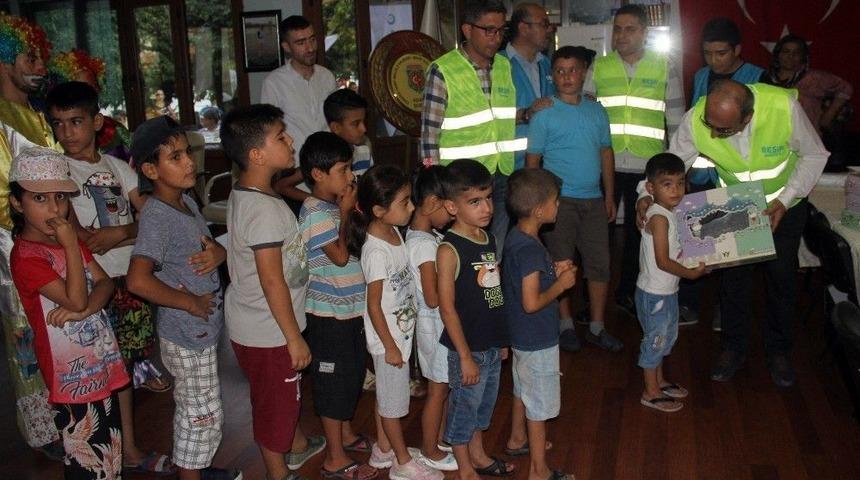 70 Yetim Ve Öksüz Çocuğa Bayramlık